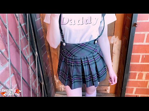 ❤️ Schoolgirl Sucks a dick gu domhainn agus fucks an àite clasaichean. ❌  Pornografach  leinn  ❤